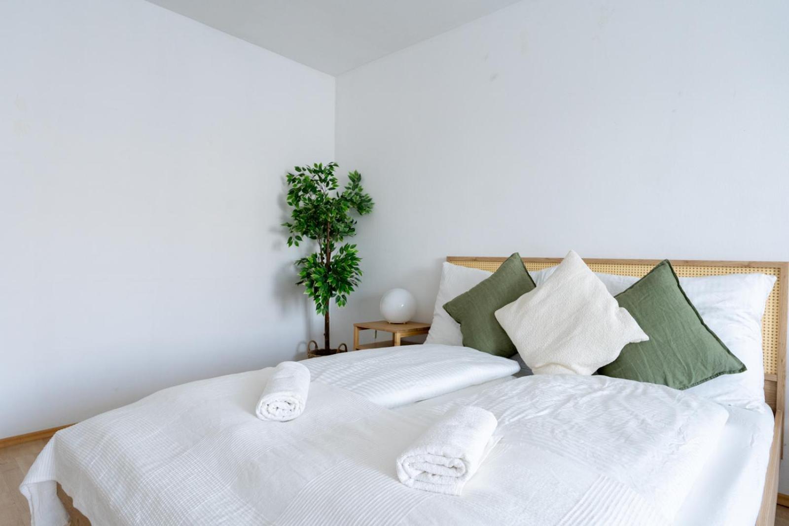 Two Bedrooms - 85 Squaremeters - 4 Min To U6 Dresdner Str 维也纳 外观 照片